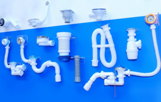 High-purity plastic tubing and fittings assembly